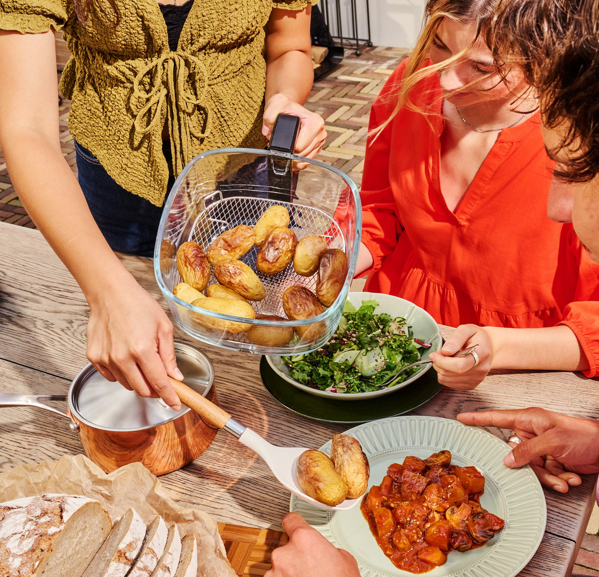 Üveg forrólevegős sütő – krémfehér