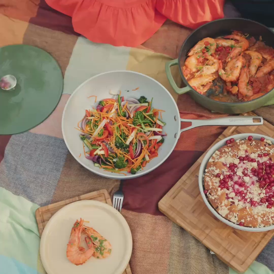 Videó betöltése: Tapadásmentes kerámia wok serpenyő Zen Ø 28 cm – kék