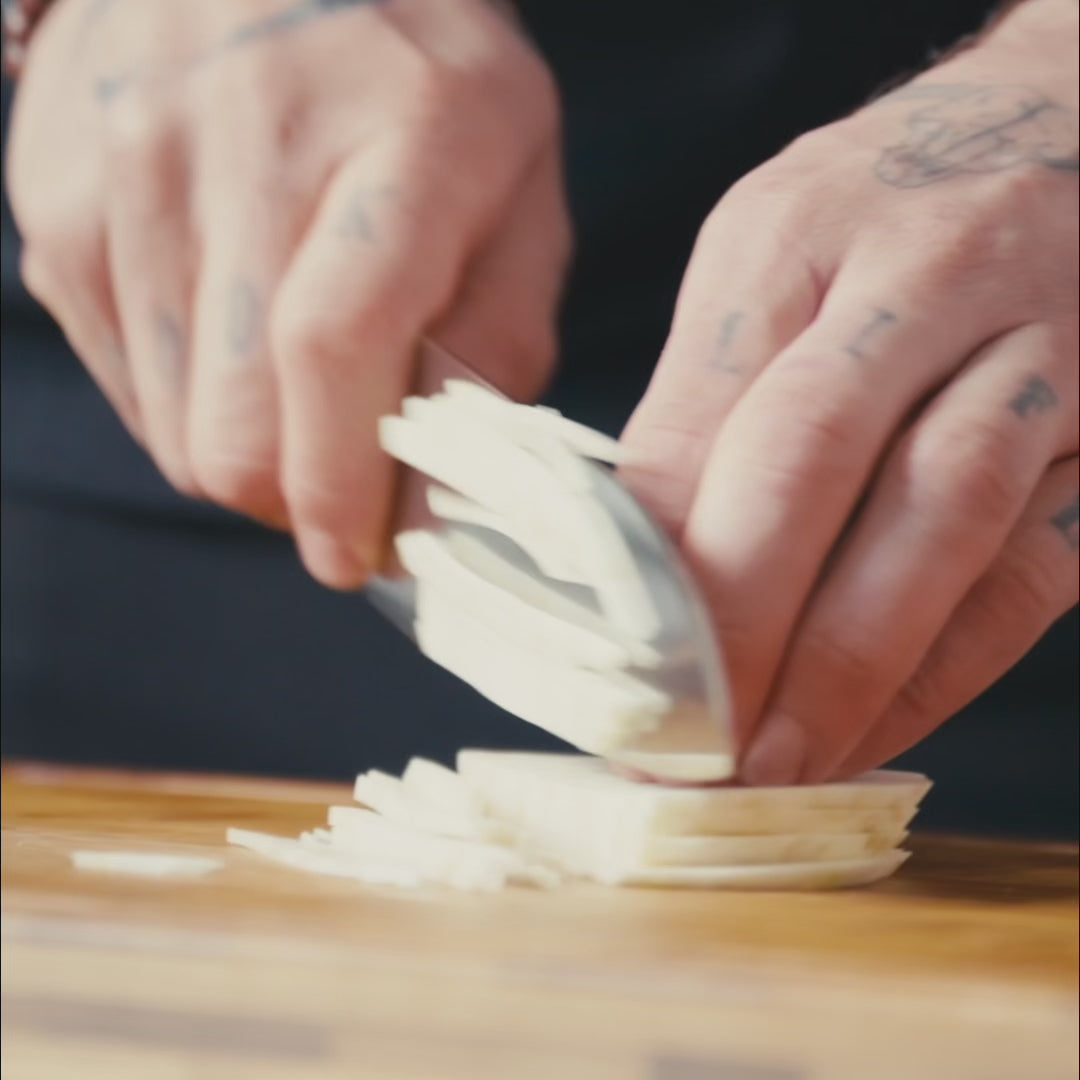Videó betöltése: Santoku kés német acélból, 18 cm